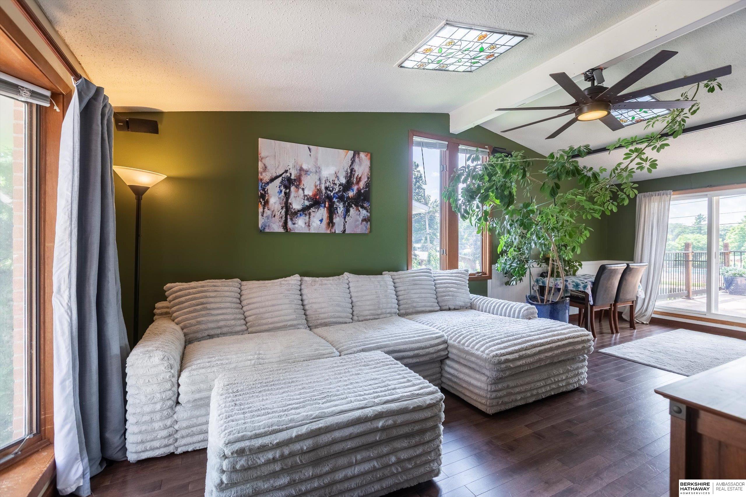 Omaha, Nebraska 68134, United States, 3 Bedrooms Bedrooms, ,2 BathroomsBathrooms,Residential,Active,250501