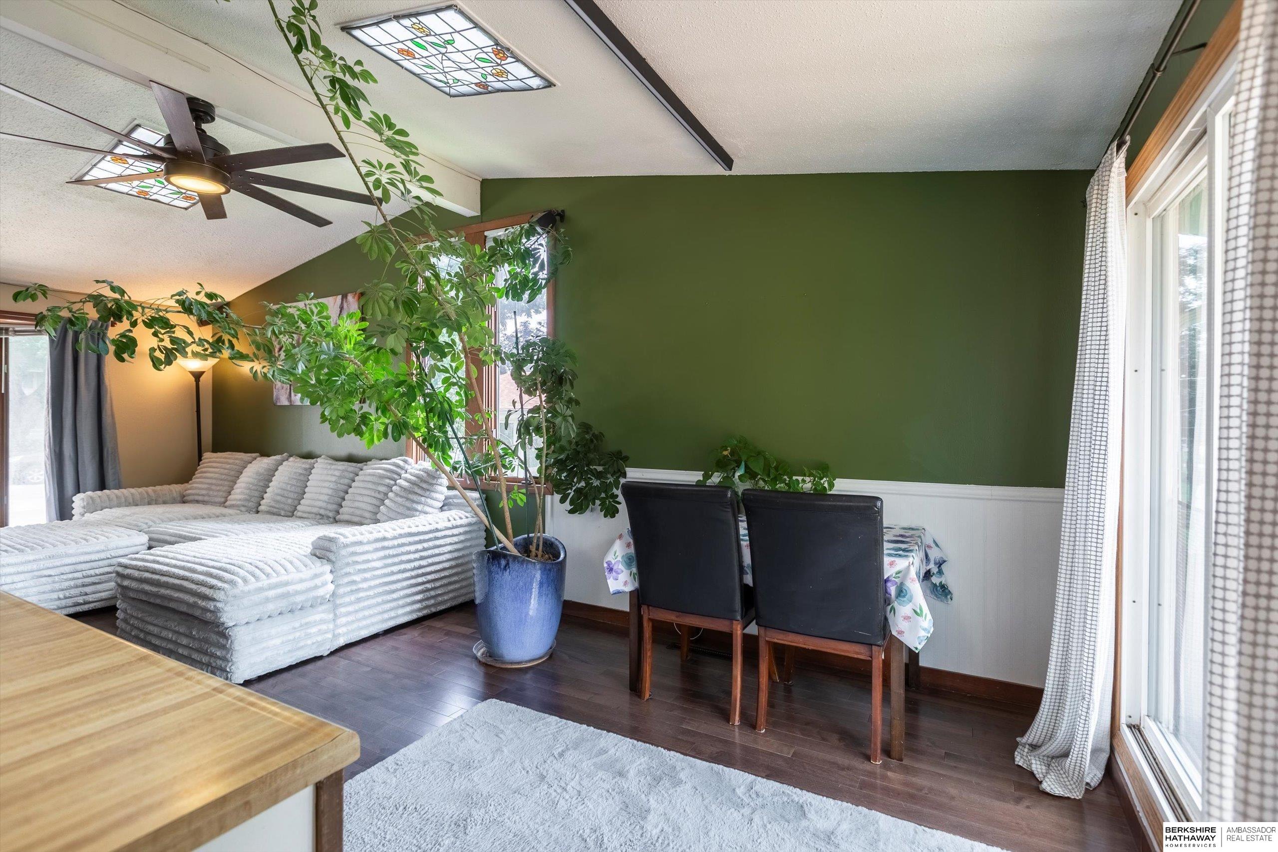 Omaha, Nebraska 68134, United States, 3 Bedrooms Bedrooms, ,2 BathroomsBathrooms,Residential,Active,250501