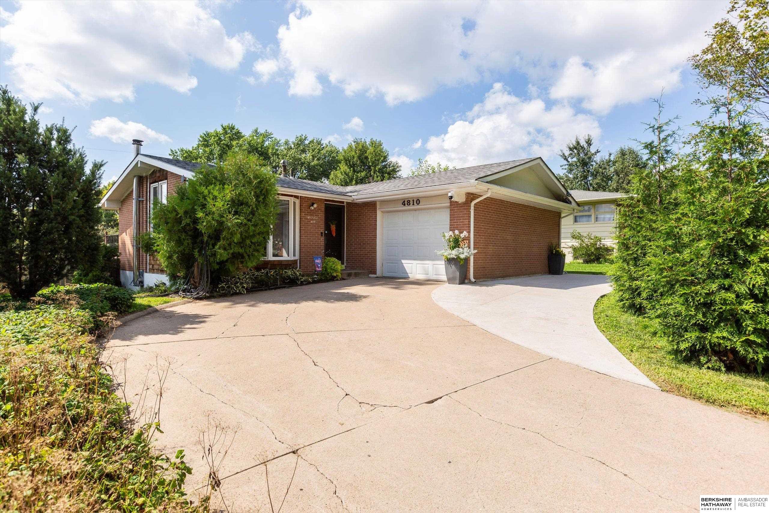 Omaha, Nebraska 68134, United States, 3 Bedrooms Bedrooms, ,2 BathroomsBathrooms,Residential,Active,250501