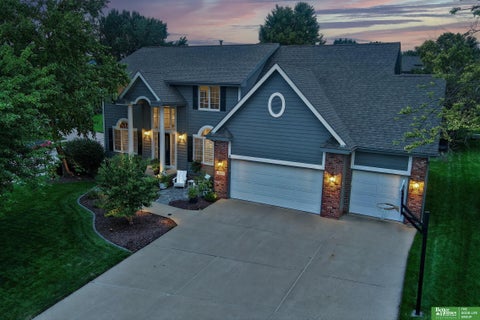 Photo of 17618 Washington Circle, Omaha, NE 68135 (MLS # 22627402)