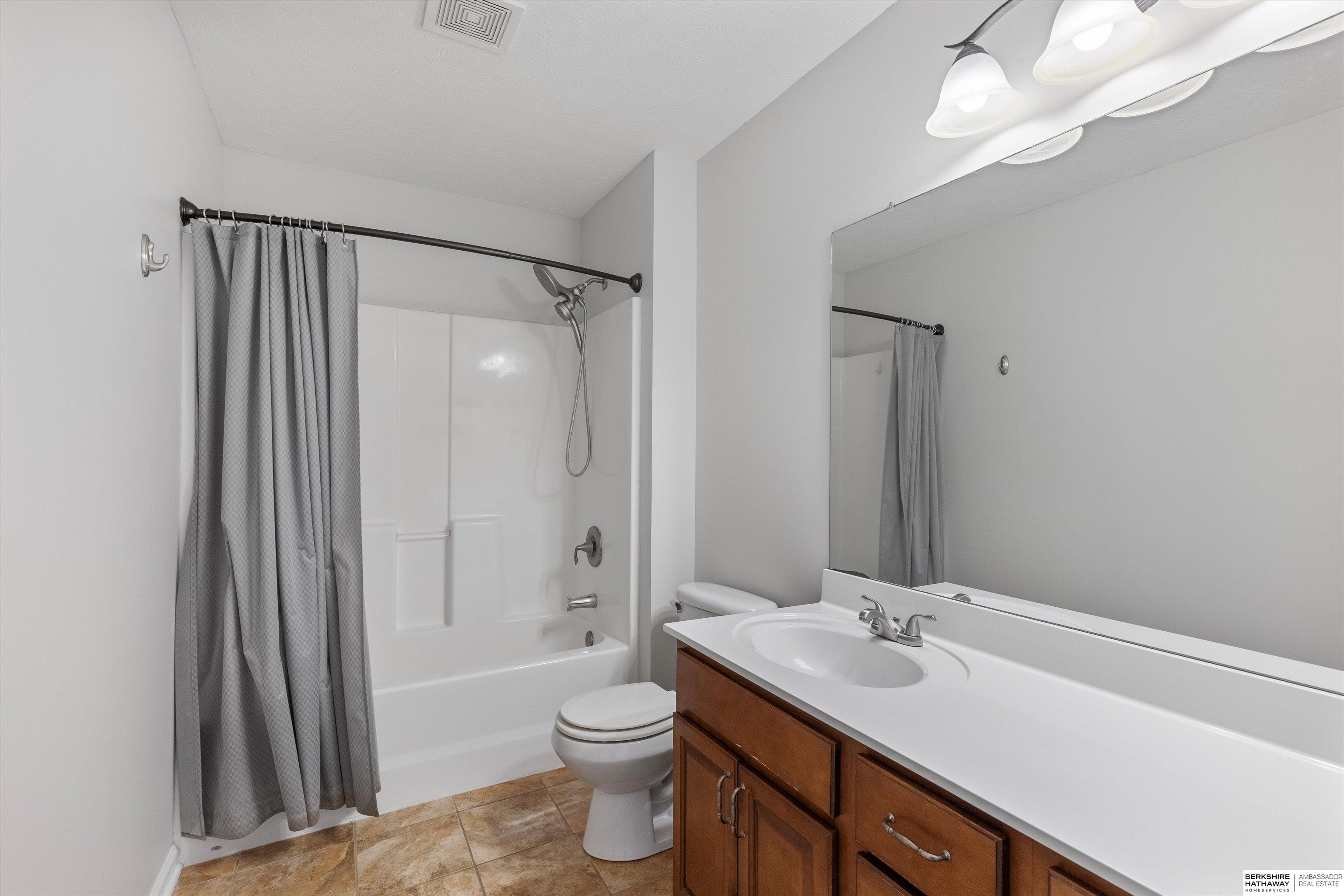 Papillion, Nebraska 68046, United States, 4 Bedrooms Bedrooms, ,3 BathroomsBathrooms,Residential,Active,238693