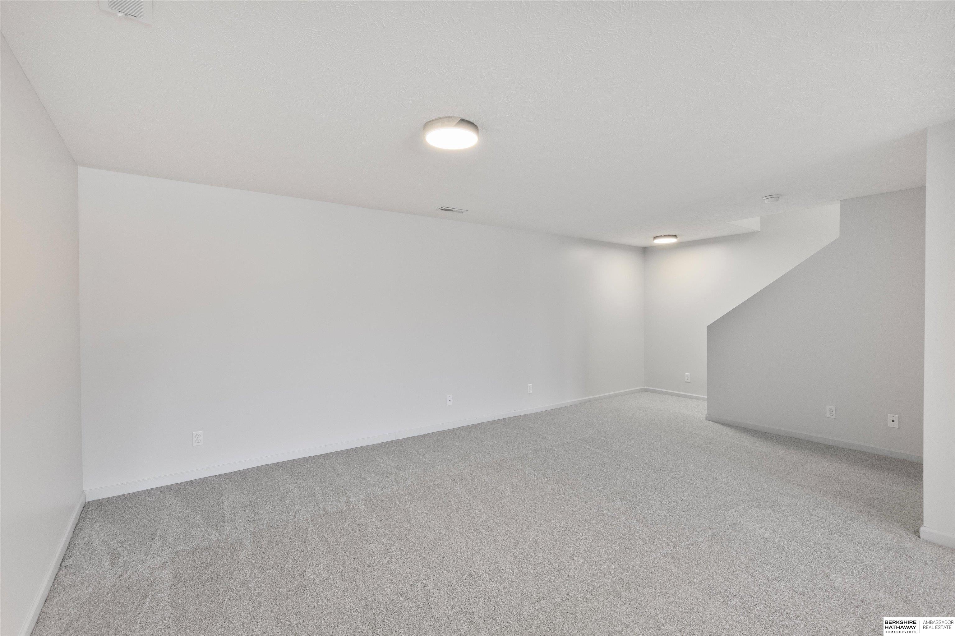 Papillion, Nebraska 68046, United States, 4 Bedrooms Bedrooms, ,3 BathroomsBathrooms,Residential,Active,238693