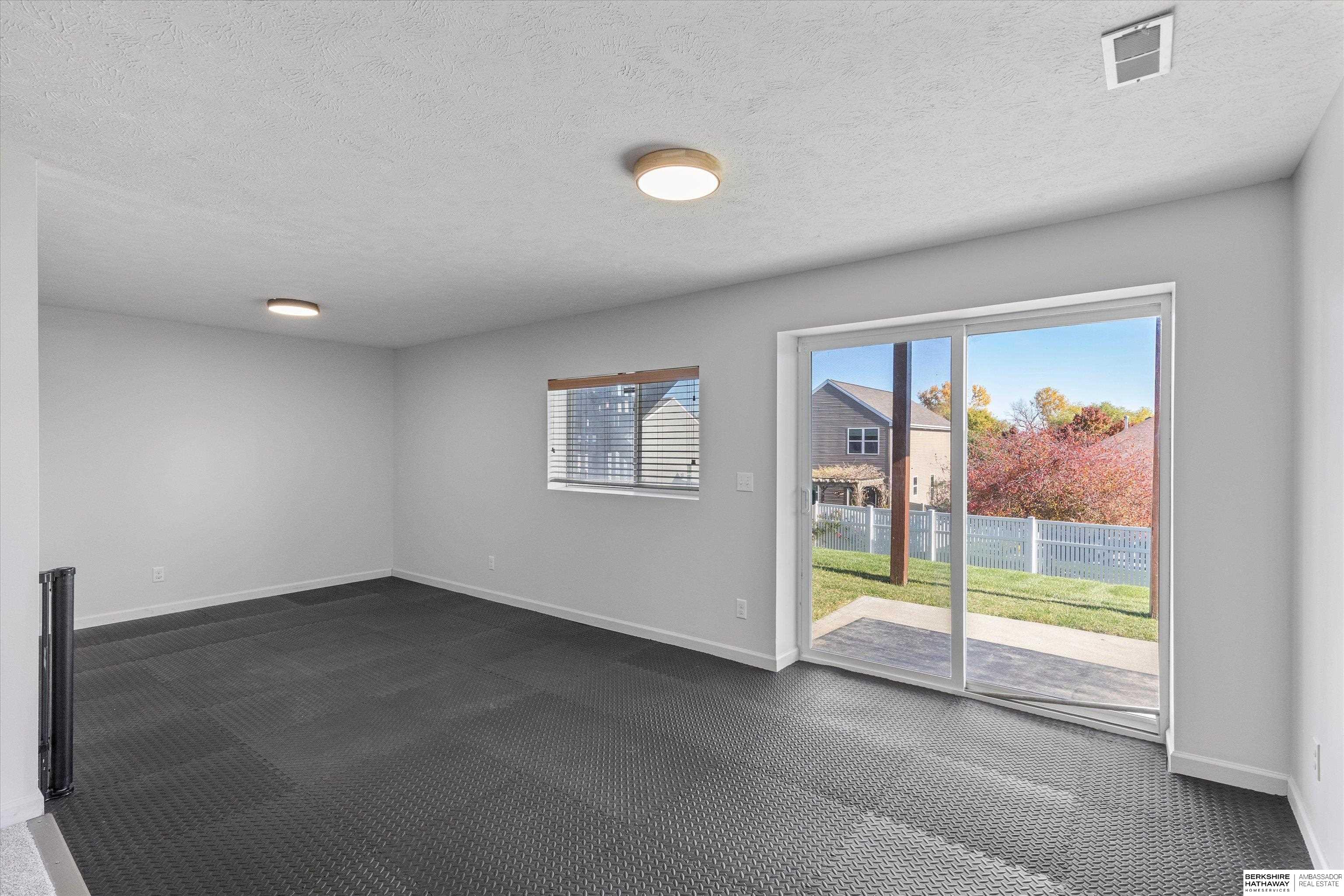 Papillion, Nebraska 68046, United States, 4 Bedrooms Bedrooms, ,3 BathroomsBathrooms,Residential,Active,238693