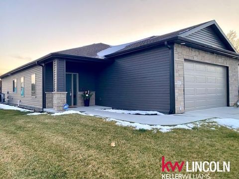 Photo of 10327 Wayborough Lane, Lincoln, NE 68527 (MLS # 22534315)