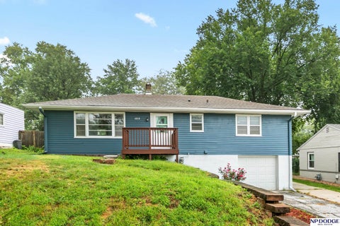 Photo of 4818 Spaulding Street, Omaha, NE 68104 (MLS # 22626275)