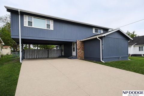 Photo of 6024/6026 S 42 Street, Omaha, NE 68107 (MLS # 22611333)