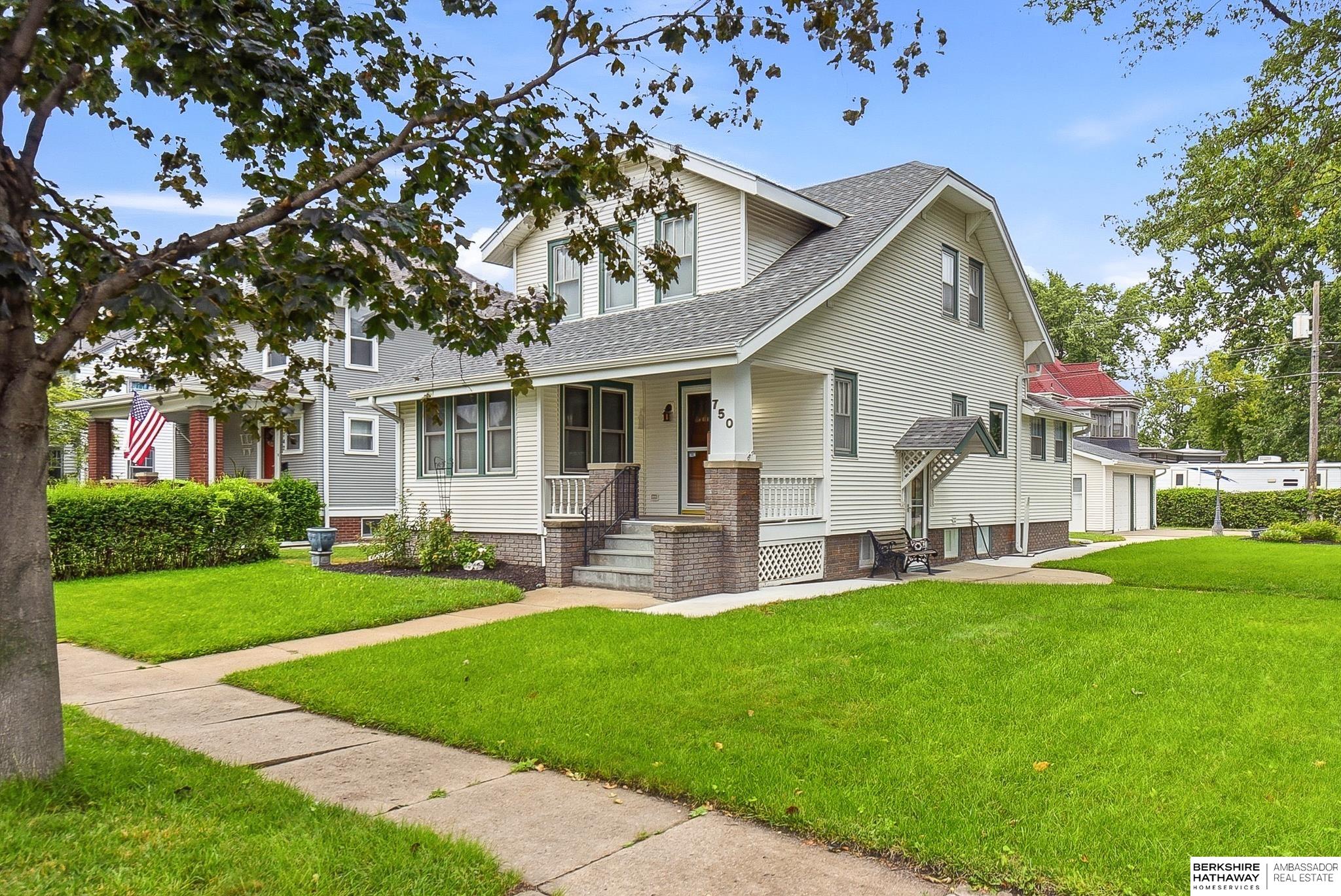 750 E 4th