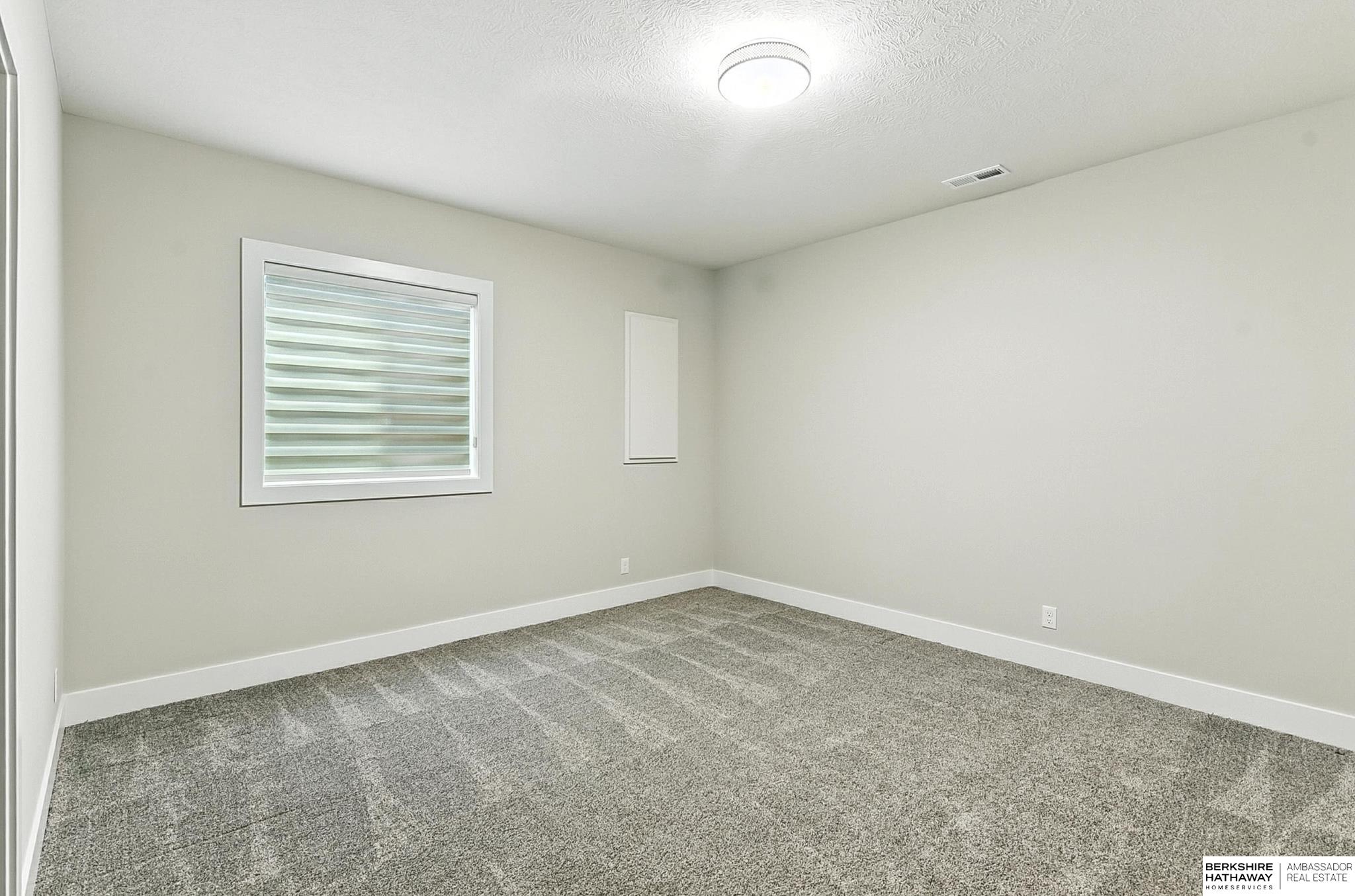 Elkhorn, Nebraska 68022, United States, 6 Bedrooms Bedrooms, ,3 BathroomsBathrooms,Residential,Active,176026