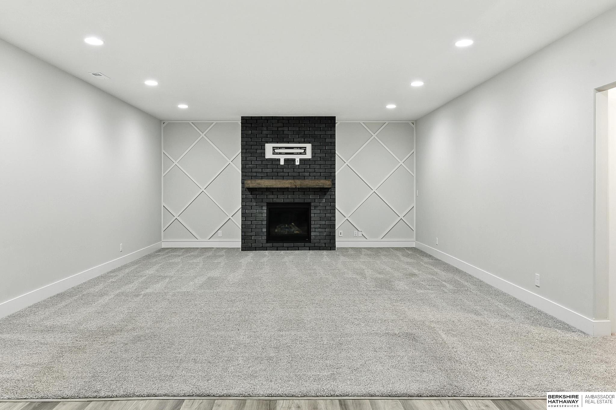 Elkhorn, Nebraska 68022, United States, 6 Bedrooms Bedrooms, ,3 BathroomsBathrooms,Residential,Active,176026