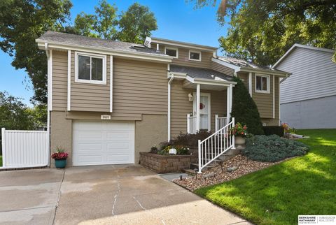Photo of 8405 S 142nd Avenue, Omaha, NE 68138 (MLS # 22527171)