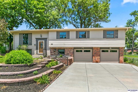 Photo of 9614 Brownley Drive, Omaha, NE 68134 (MLS # 22615775)
