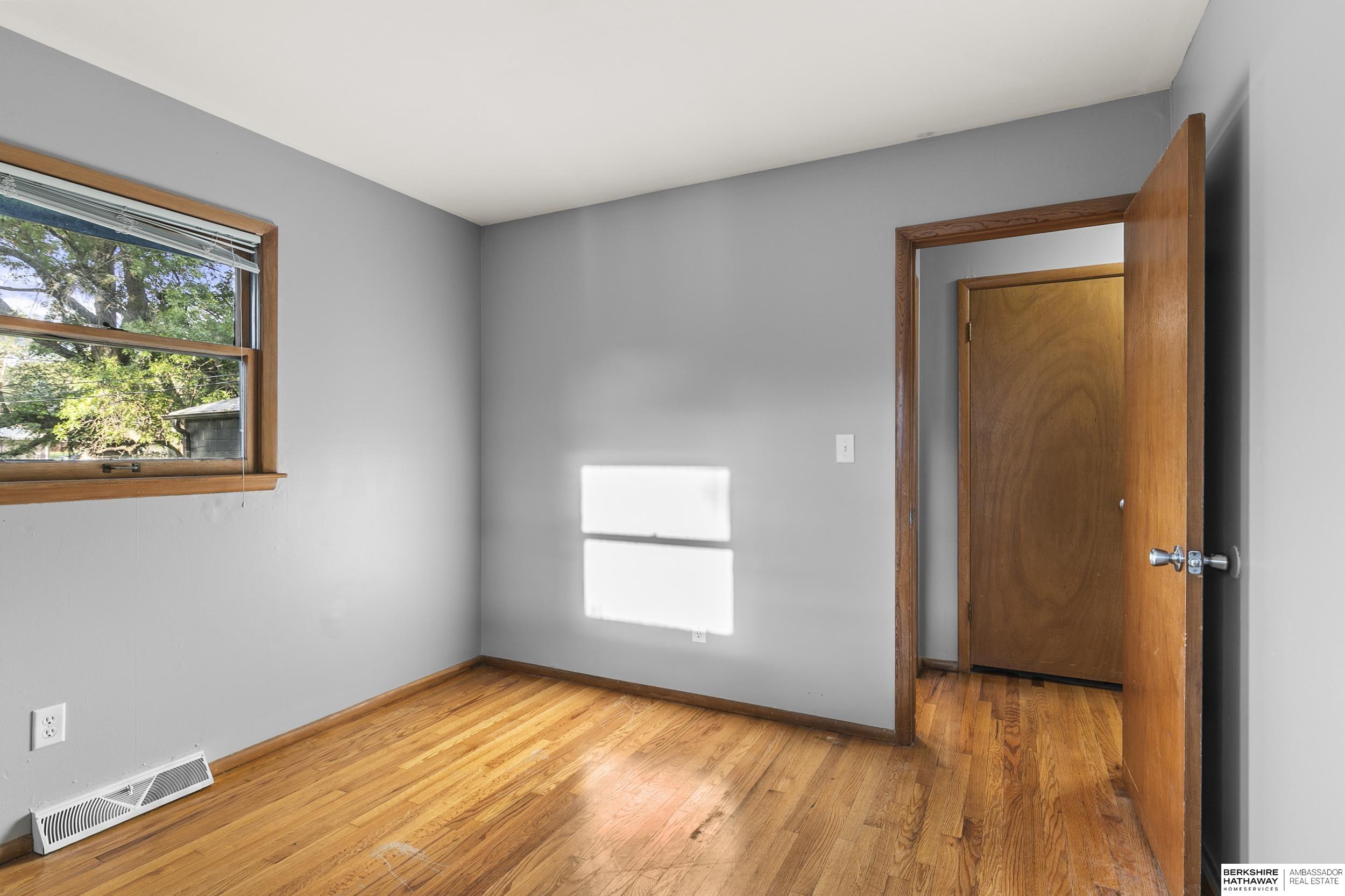 Lincoln, Nebraska 68505, United States, 2 Bedrooms Bedrooms, ,2 BathroomsBathrooms,Residential,Active,222111