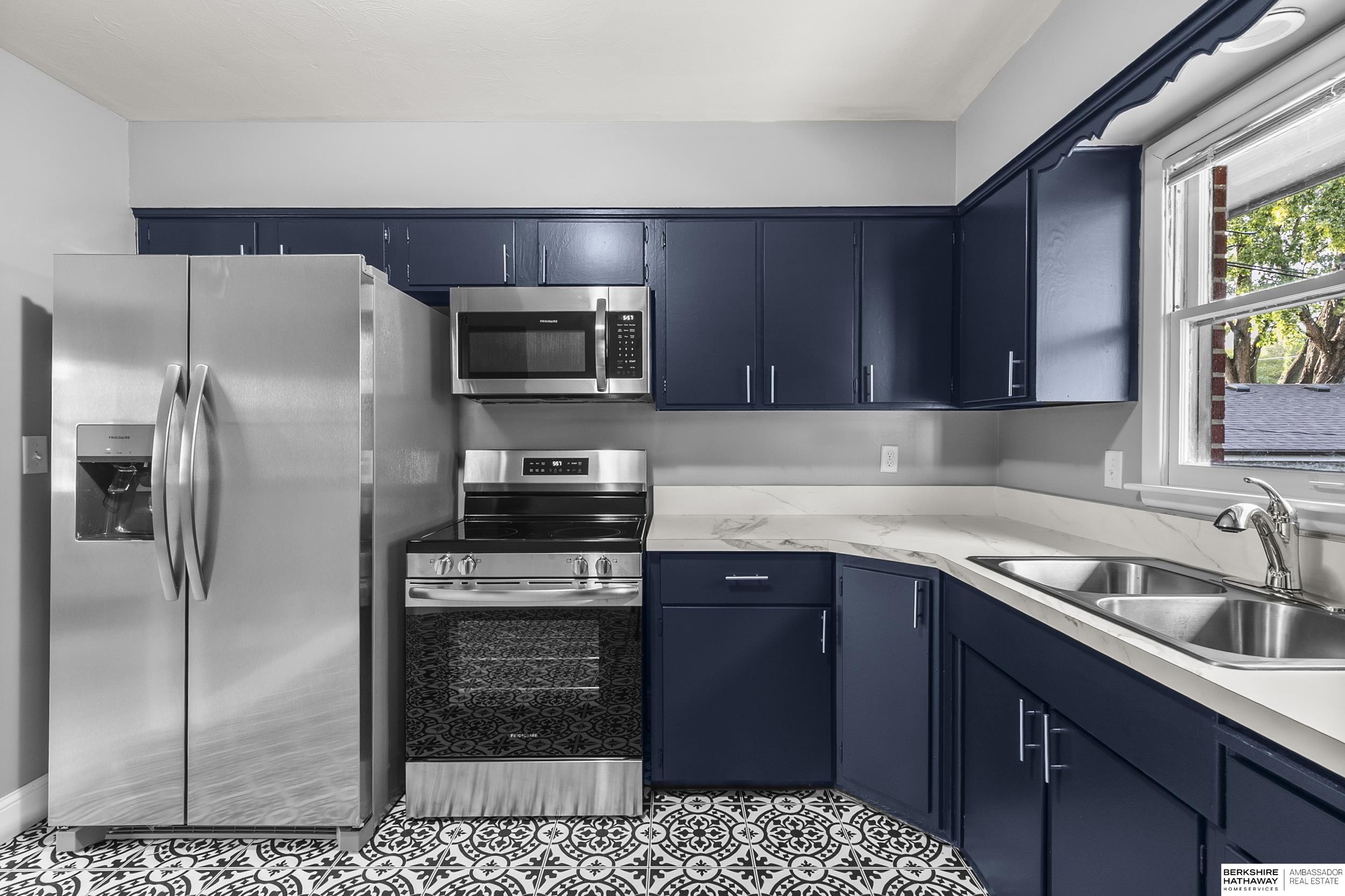 Lincoln, Nebraska 68505, United States, 2 Bedrooms Bedrooms, ,2 BathroomsBathrooms,Residential,Active,222111