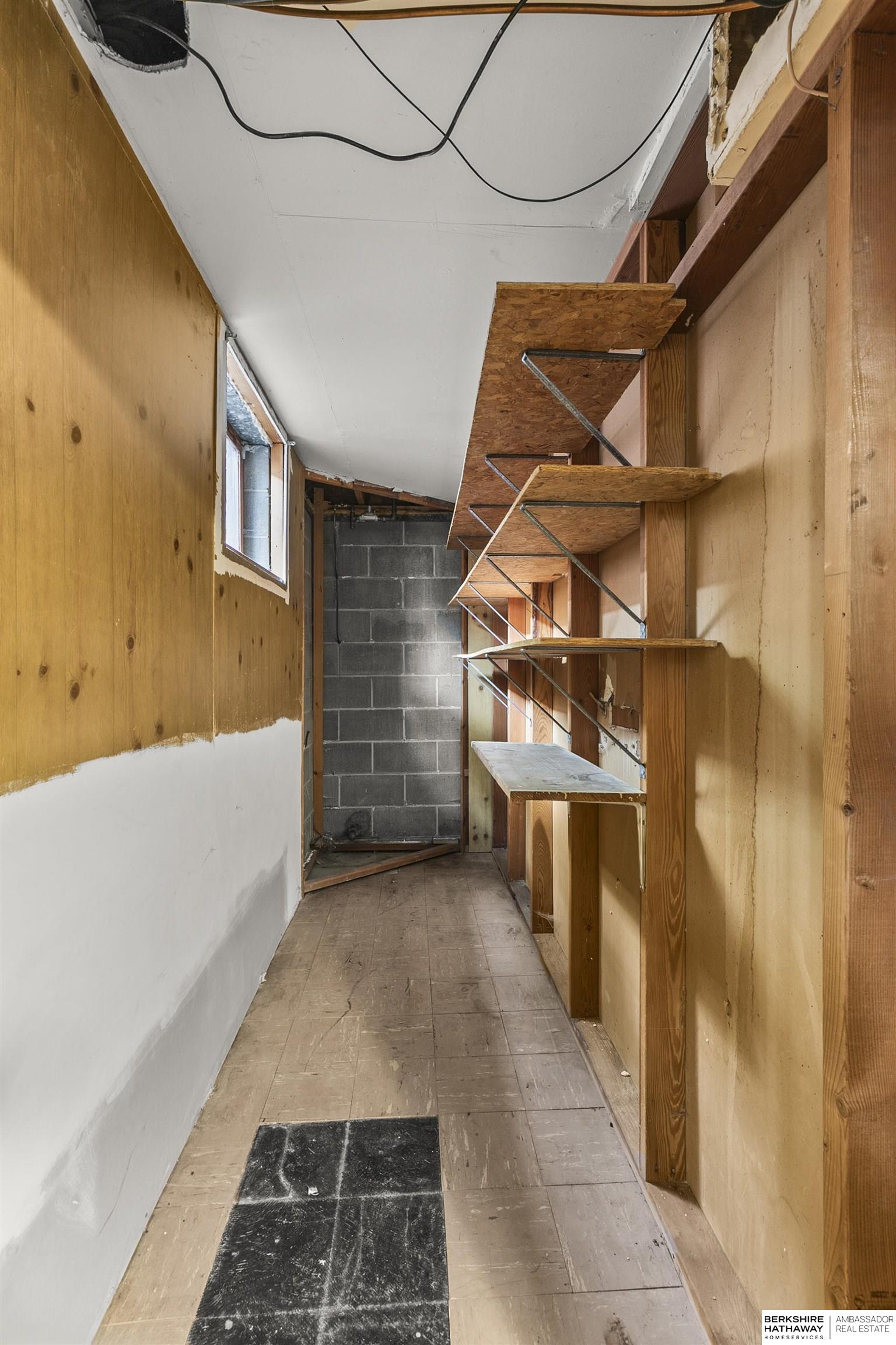 Lincoln, Nebraska 68505, United States, 2 Bedrooms Bedrooms, ,2 BathroomsBathrooms,Residential,Active,222111