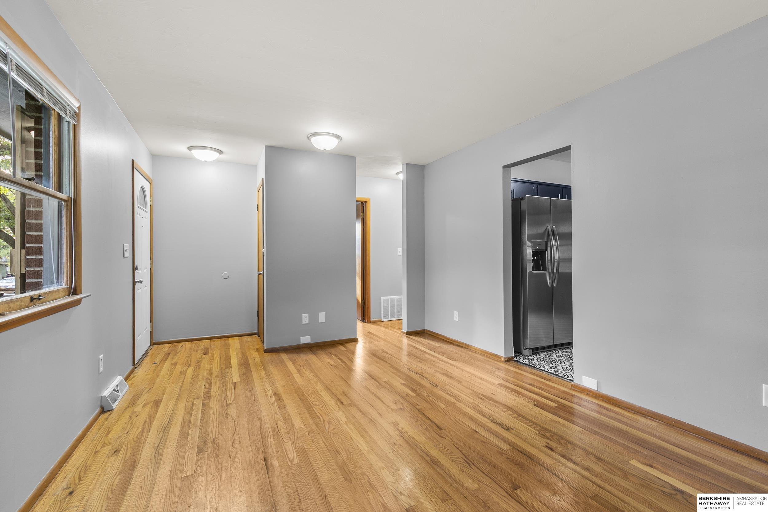 Lincoln, Nebraska 68505, United States, 2 Bedrooms Bedrooms, ,2 BathroomsBathrooms,Residential,Active,222111