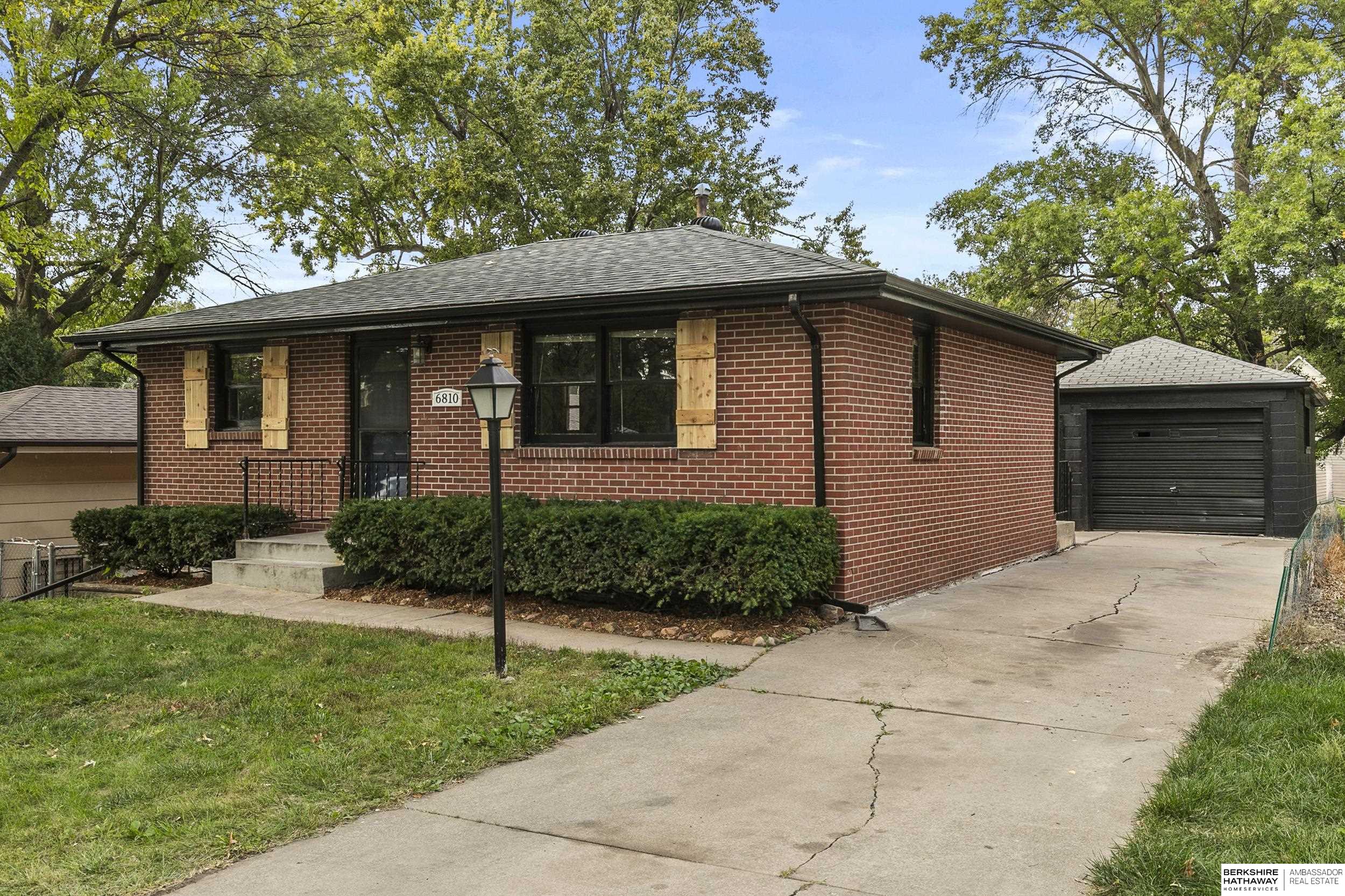 Lincoln, Nebraska 68505, United States, 2 Bedrooms Bedrooms, ,2 BathroomsBathrooms,Residential,Active,222111