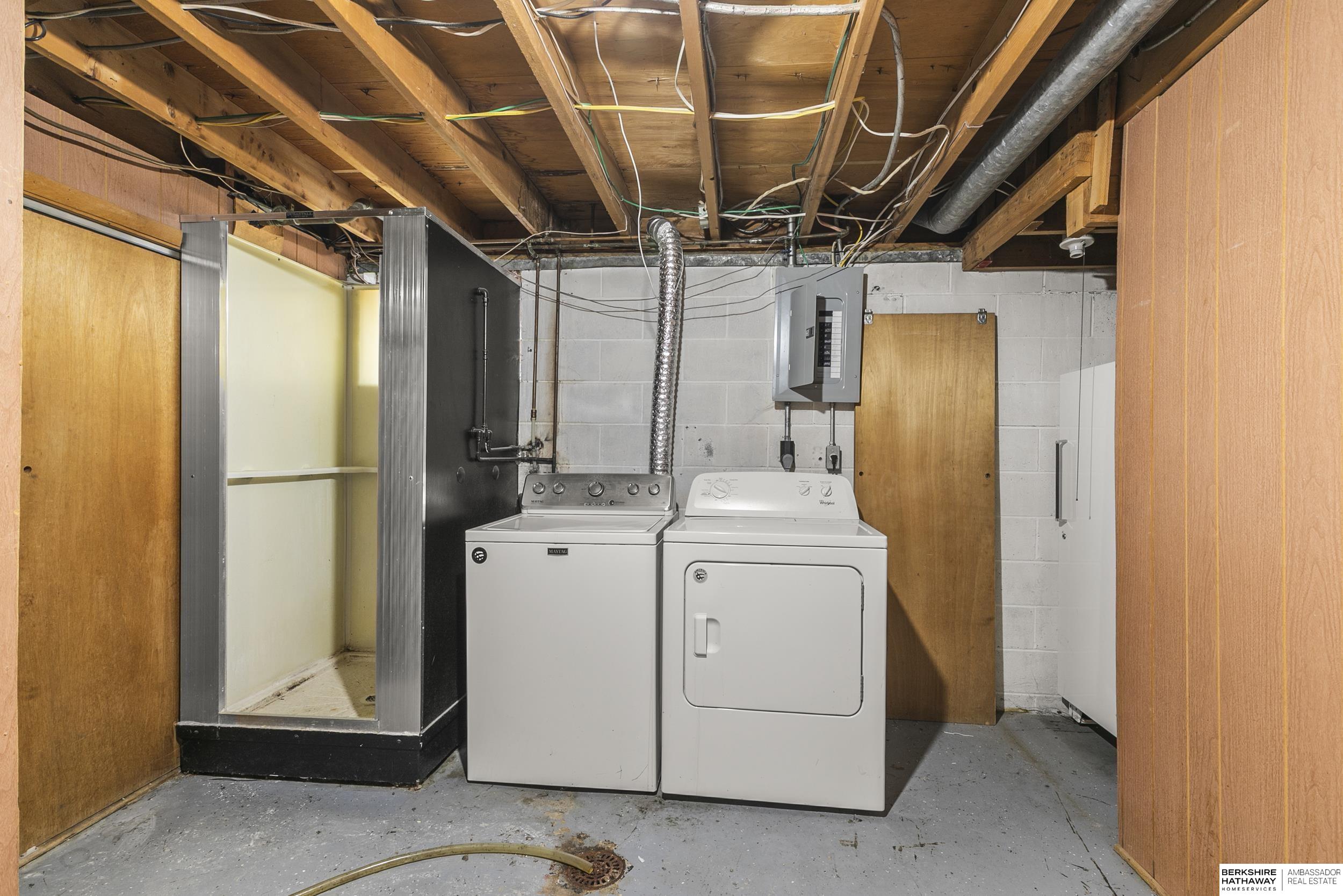 Lincoln, Nebraska 68505, United States, 2 Bedrooms Bedrooms, ,2 BathroomsBathrooms,Residential,Active,222111