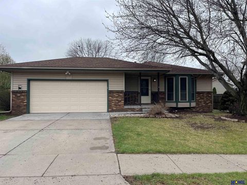 Photo of 4121 Duxhall Drive, Lincoln, NE 68516 (MLS # 22608758)