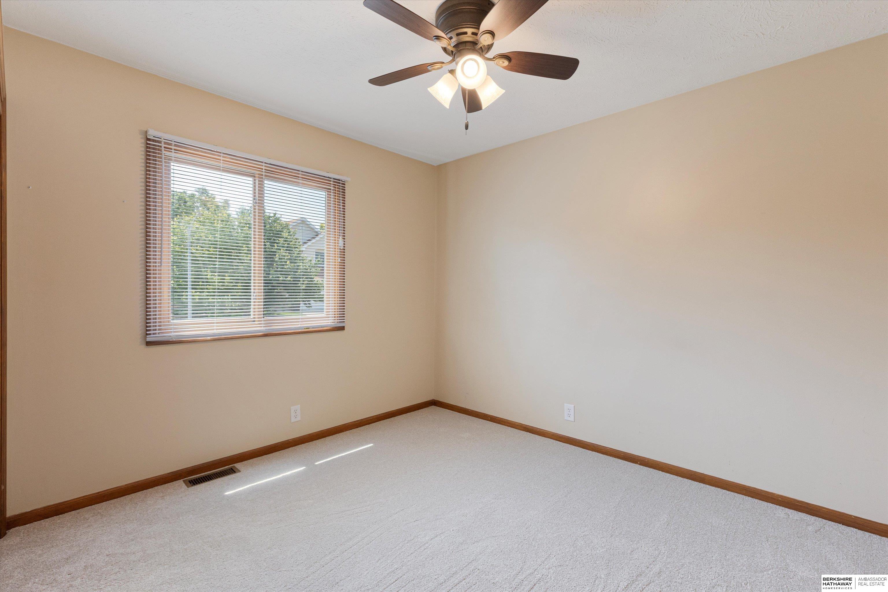 Omaha, Nebraska 68135, United States, 3 Bedrooms Bedrooms, ,2 BathroomsBathrooms,Residential,Active,202721