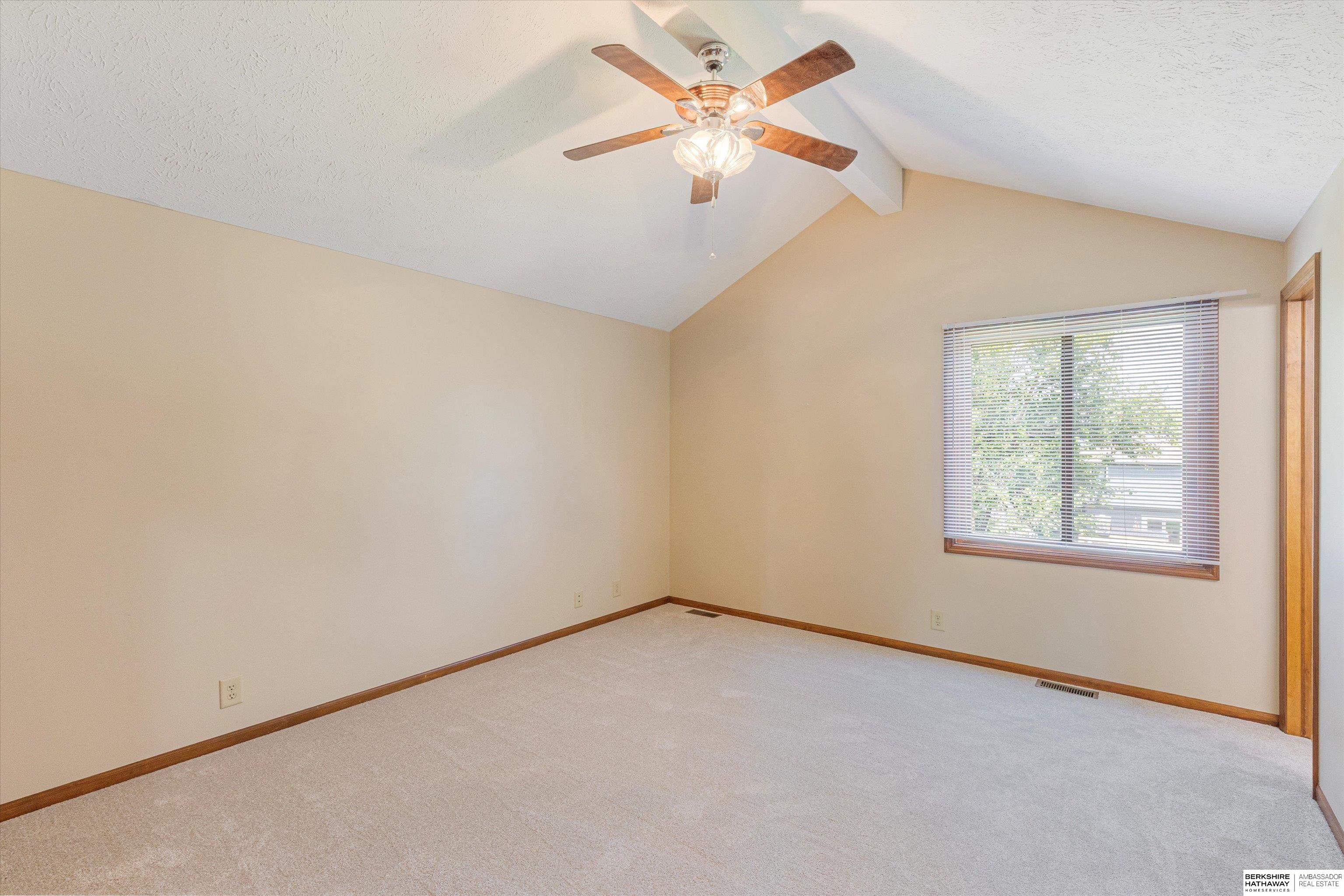 Omaha, Nebraska 68135, United States, 3 Bedrooms Bedrooms, ,2 BathroomsBathrooms,Residential,Active,202721