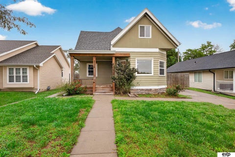 Photo of 3338 Manderson Street, Omaha, NE 68111 (MLS # 22627399)