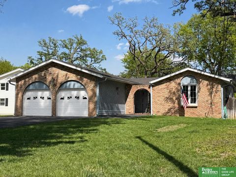 Photo of 515 Bellevue Boulevard N, Bellevue, NE 68005 (MLS # 22612065)