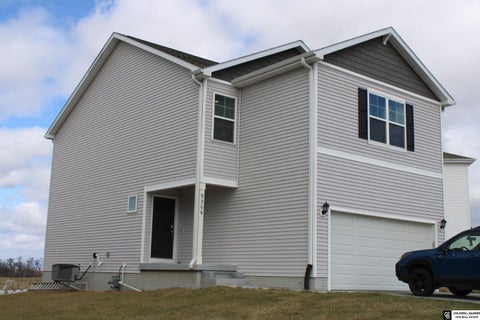 Photo of 9306 Reynolds Street, Omaha, NE 68122 (MLS # 22619583)