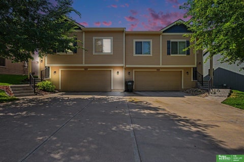 Photo of 16313 Browne Street, Omaha, NE 68116 (MLS # 22619308)