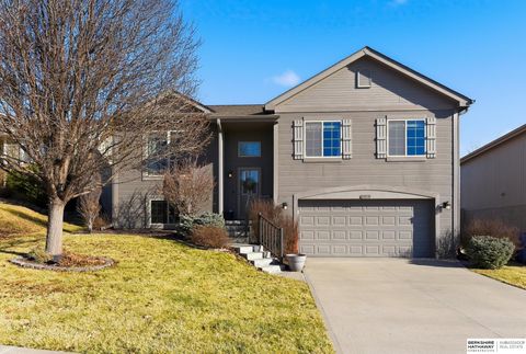 Photo of 5919 S 187 Avenue Circle, Omaha, NE 68135 (MLS # 22600862)