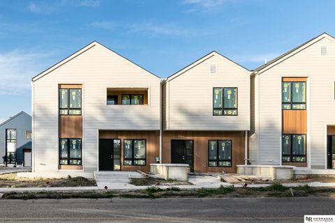 Photo of 4610 Pioneers Boulevard #8, Lincoln, NE 68506 (MLS # 22532130)