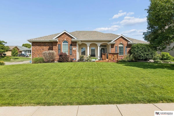 7513 S 95TH ST, LA VISTA, NE 68128 - Image b18de874efe81fc4bd7c3d63b2236fc2/2543917960