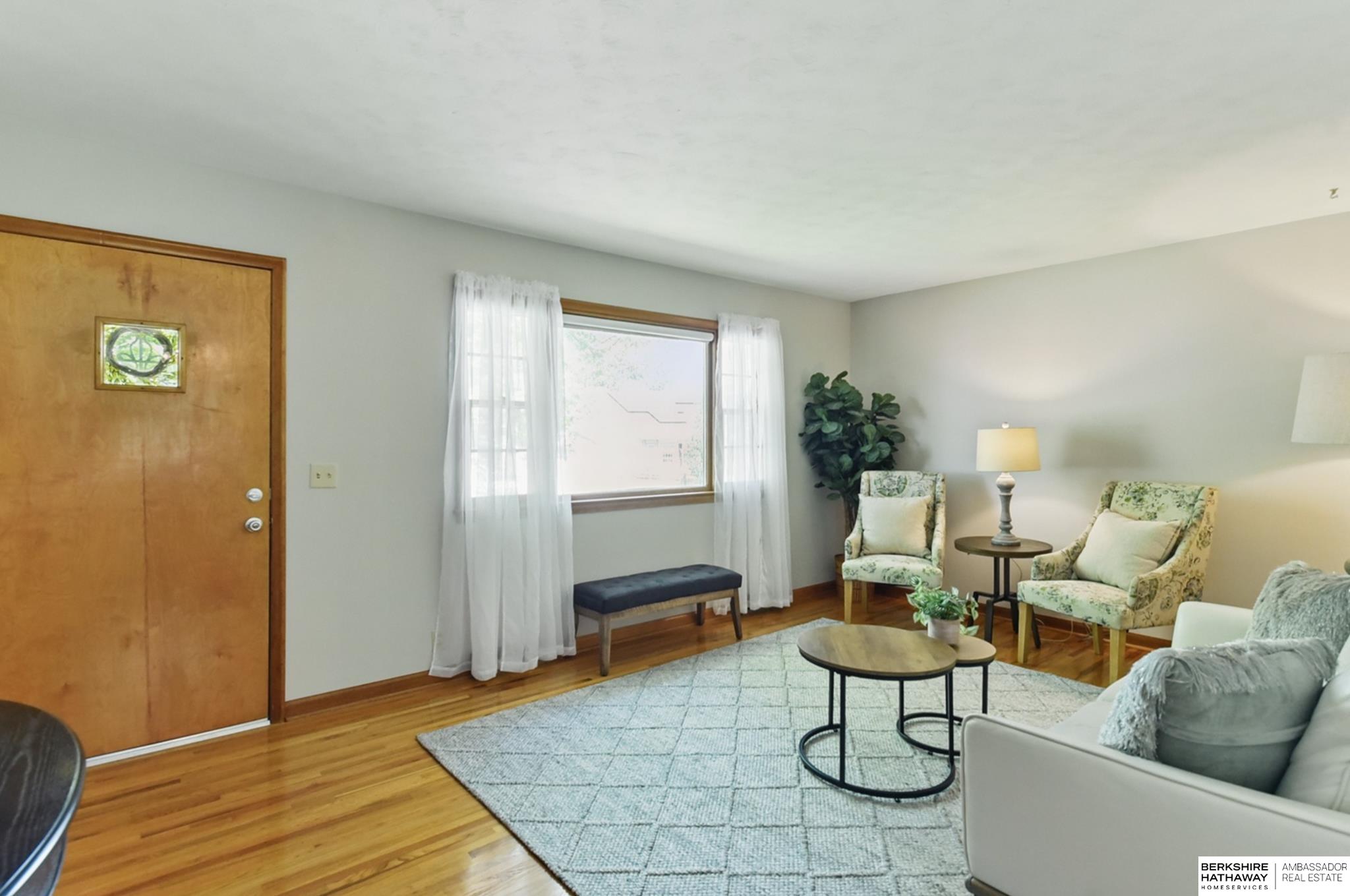 Omaha, Nebraska 68106, United States, 3 Bedrooms Bedrooms, ,1 BathroomBathrooms,Residential,Pending,130168