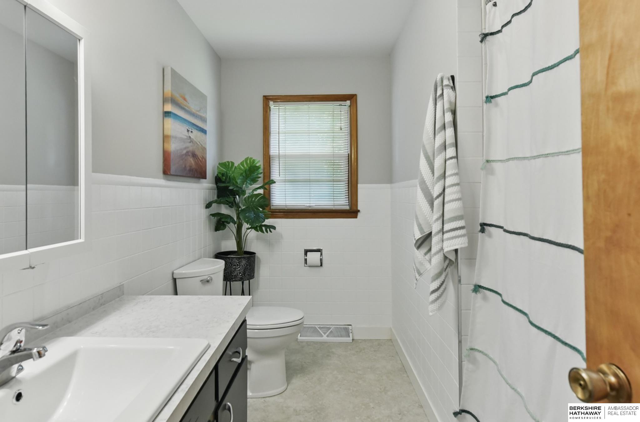 Omaha, Nebraska 68106, United States, 3 Bedrooms Bedrooms, ,1 BathroomBathrooms,Residential,Pending,130168