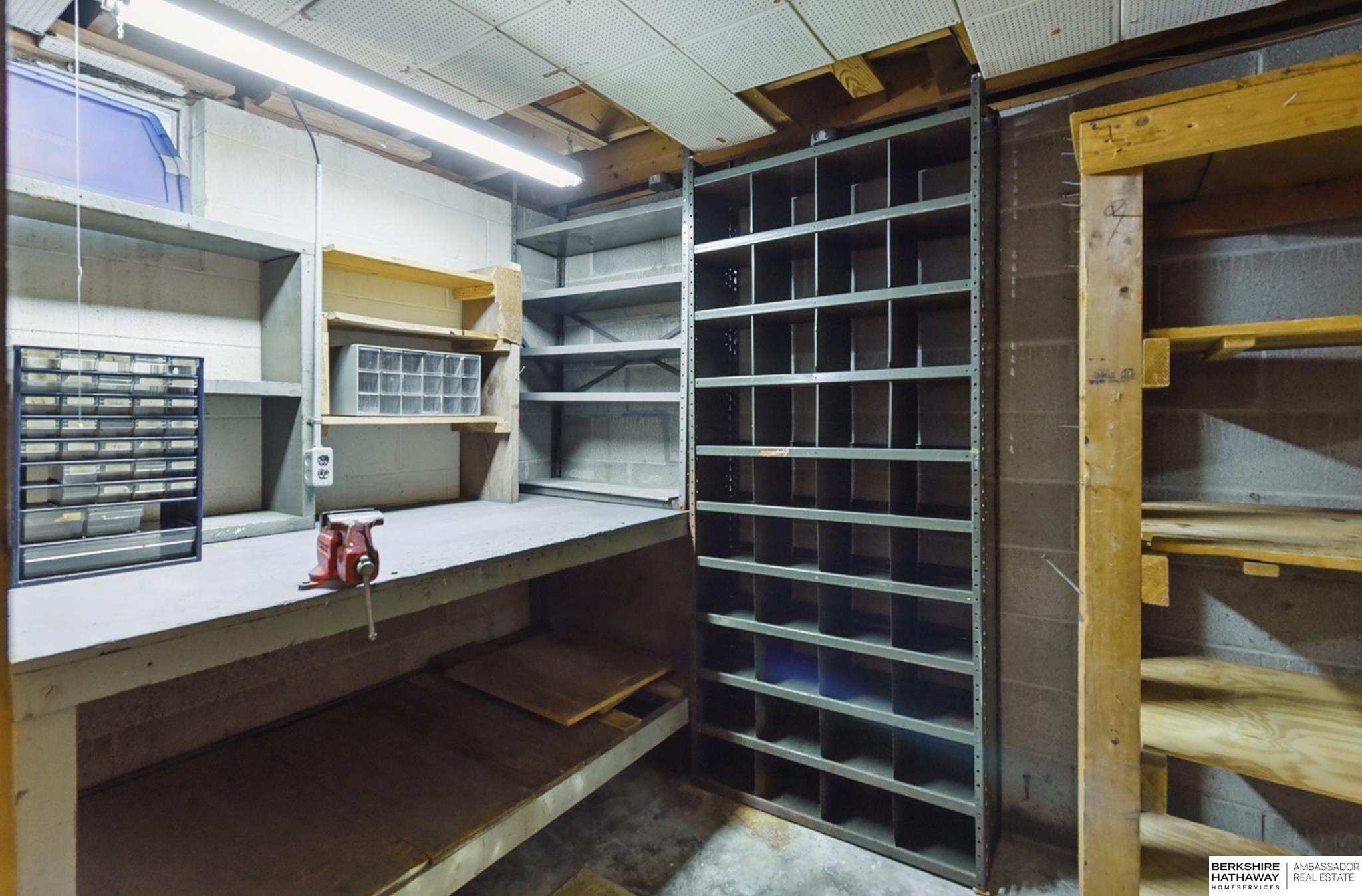 Omaha, Nebraska 68106, United States, 3 Bedrooms Bedrooms, ,1 BathroomBathrooms,Residential,Pending,130168