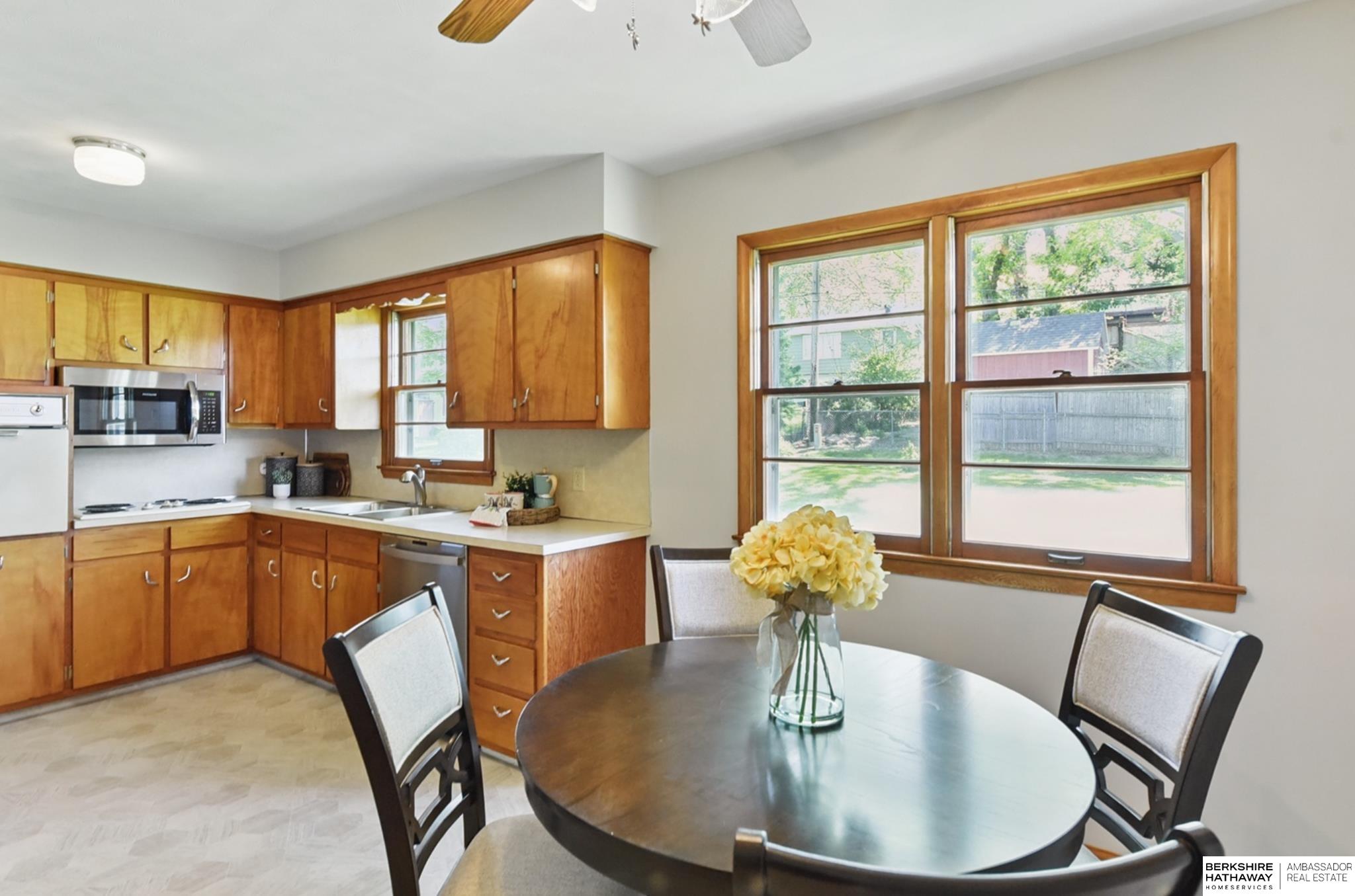 Omaha, Nebraska 68106, United States, 3 Bedrooms Bedrooms, ,1 BathroomBathrooms,Residential,Pending,130168