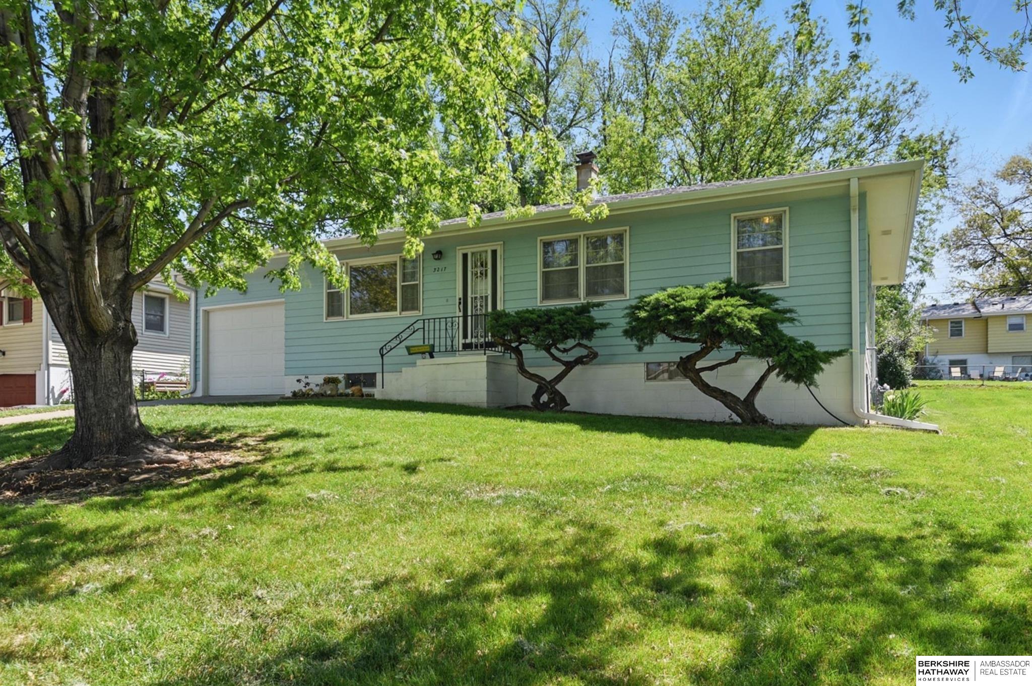 Omaha, Nebraska 68106, United States, 3 Bedrooms Bedrooms, ,1 BathroomBathrooms,Residential,Pending,130168