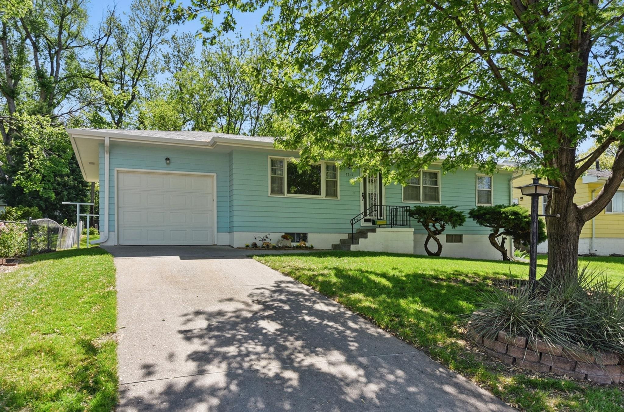 Omaha, Nebraska 68106, United States, 3 Bedrooms Bedrooms, ,1 BathroomBathrooms,Residential,Pending,130168