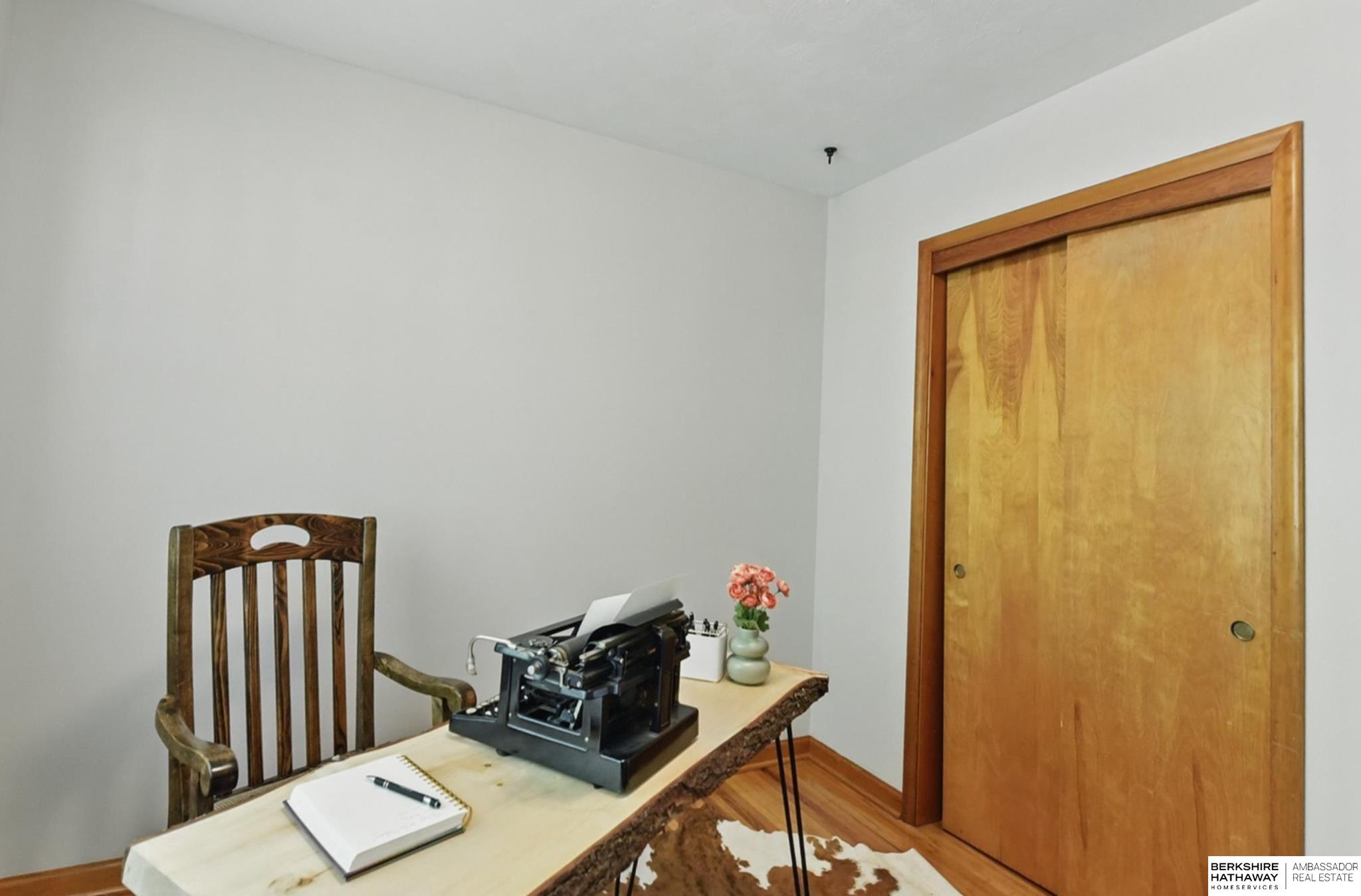 Omaha, Nebraska 68106, United States, 3 Bedrooms Bedrooms, ,1 BathroomBathrooms,Residential,Pending,130168