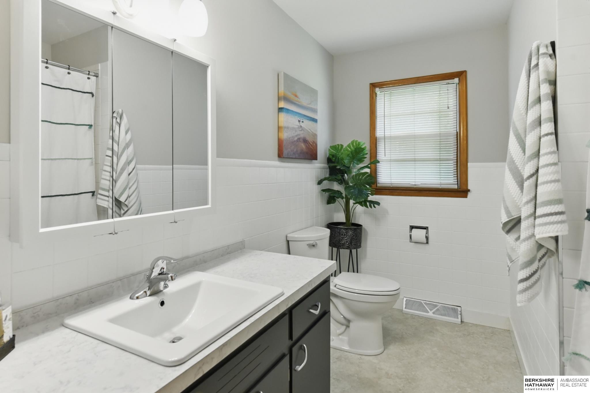 Omaha, Nebraska 68106, United States, 3 Bedrooms Bedrooms, ,1 BathroomBathrooms,Residential,Pending,130168