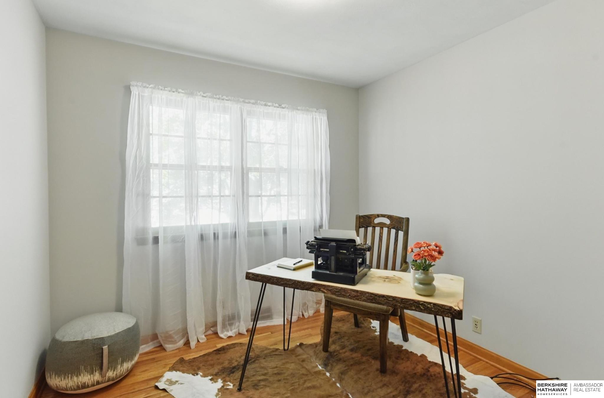 Omaha, Nebraska 68106, United States, 3 Bedrooms Bedrooms, ,1 BathroomBathrooms,Residential,Pending,130168