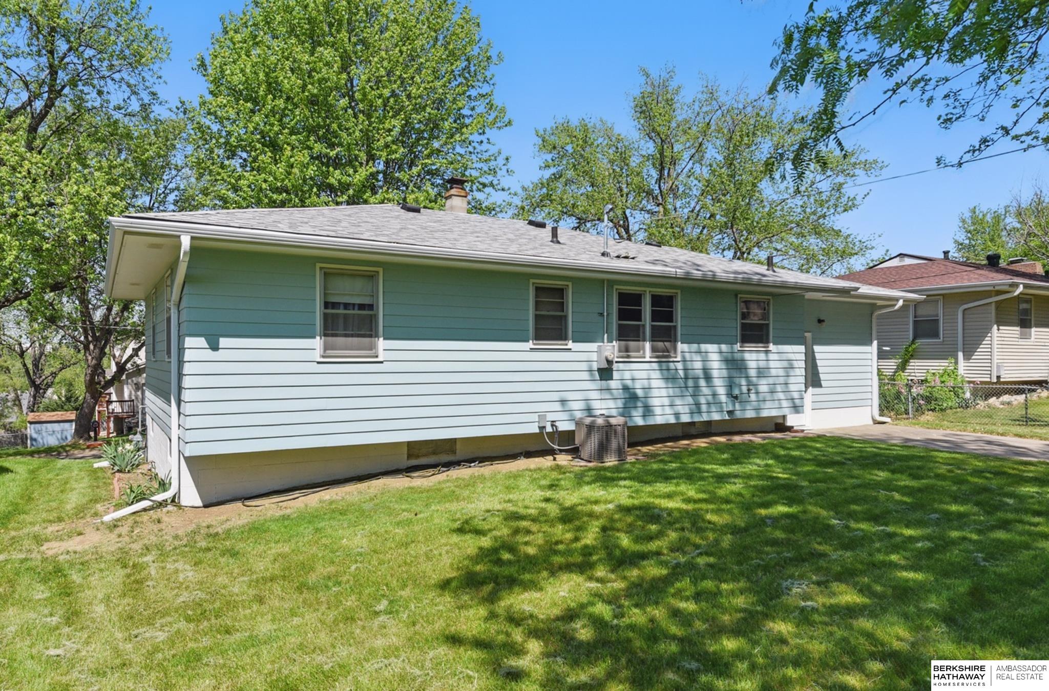 Omaha, Nebraska 68106, United States, 3 Bedrooms Bedrooms, ,1 BathroomBathrooms,Residential,Pending,130168