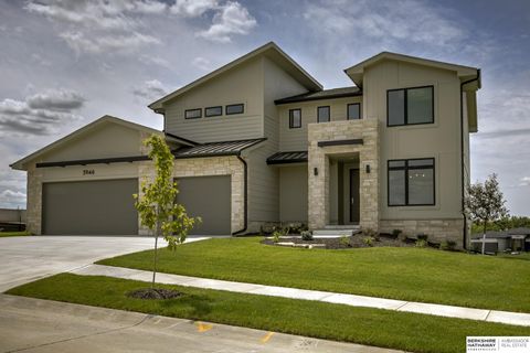 Photo of 20119 U Street, Omaha, NE 68135 (MLS # 22508026)