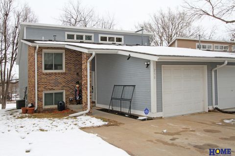 Photo of 230 Parkside Lane, Lincoln, NE 68521 (MLS # 22605011)