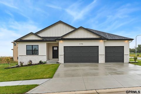 Photo of 21706 Parkview Drive, Gretna, NE 68028 (MLS # 22526734)