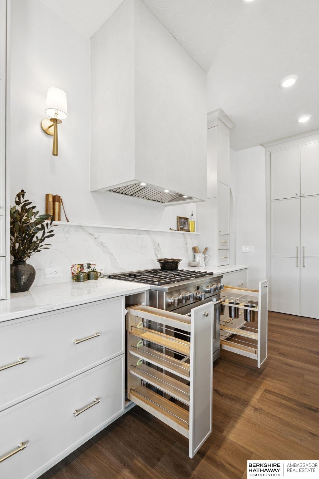 Omaha, Nebraska 68135, United States, 5 Bedrooms Bedrooms, ,3 BathroomsBathrooms,Residential,Active,208836