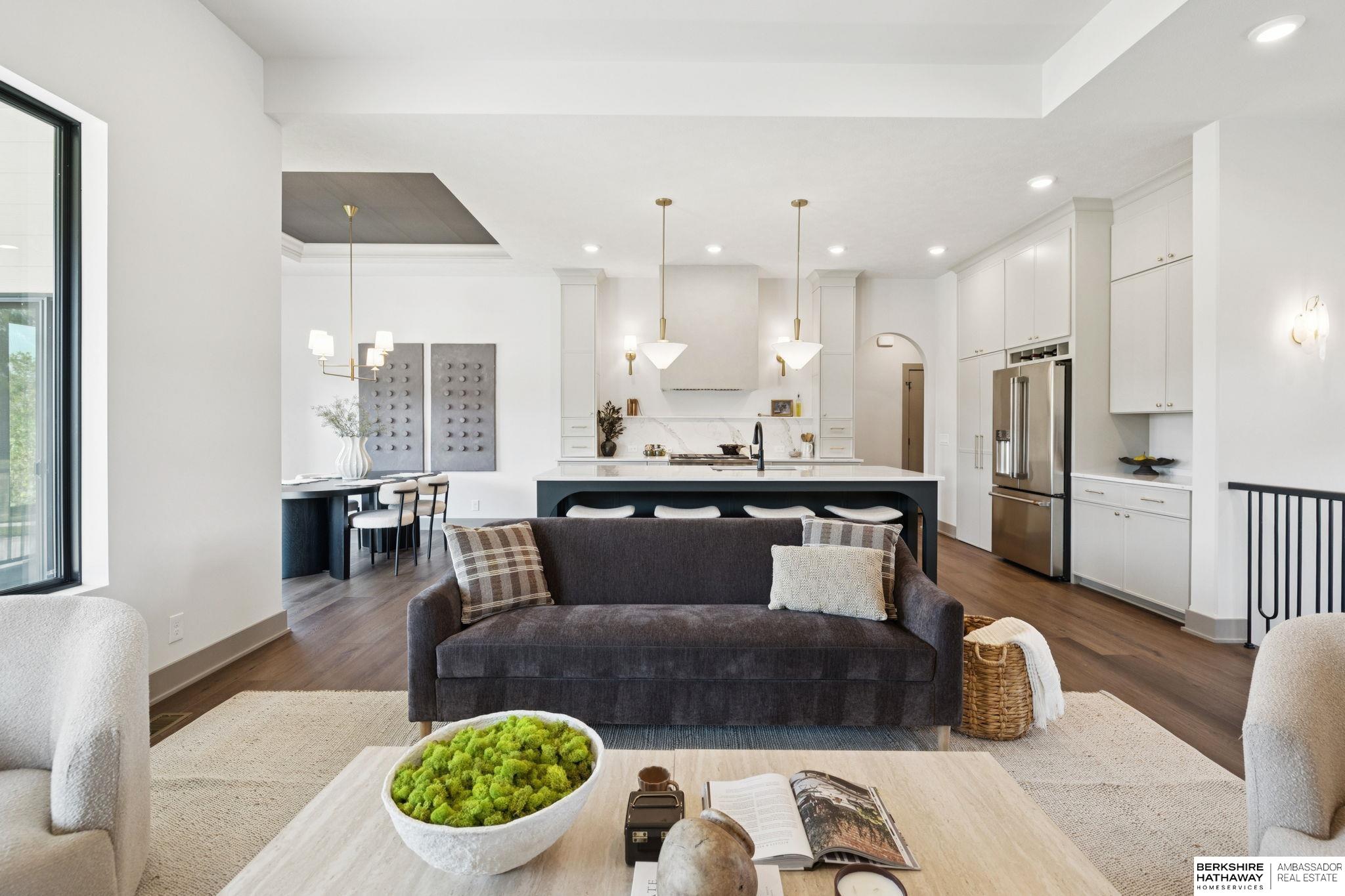 Omaha, Nebraska 68135, United States, 5 Bedrooms Bedrooms, ,3 BathroomsBathrooms,Residential,Active,208836