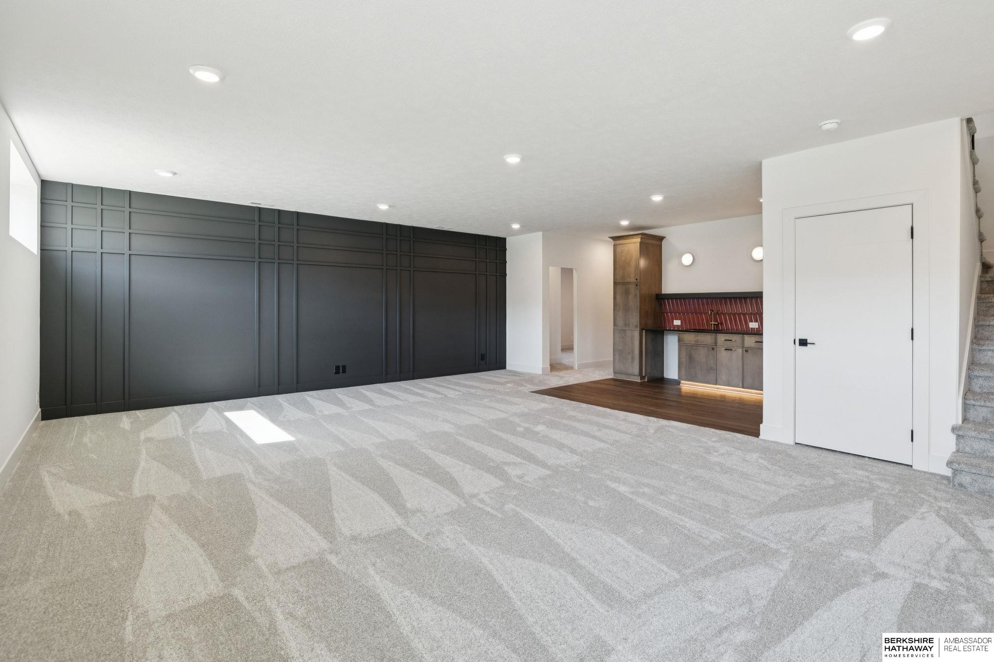 Omaha, Nebraska 68135, United States, 5 Bedrooms Bedrooms, ,3 BathroomsBathrooms,Residential,Active,208836