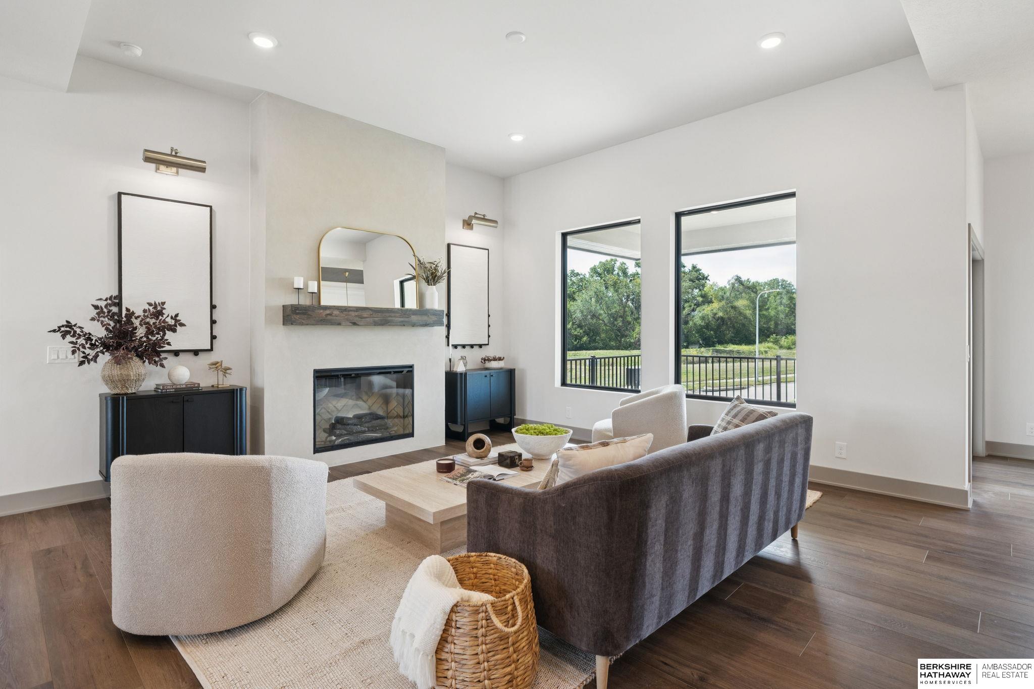 Omaha, Nebraska 68135, United States, 5 Bedrooms Bedrooms, ,3 BathroomsBathrooms,Residential,Active,208836