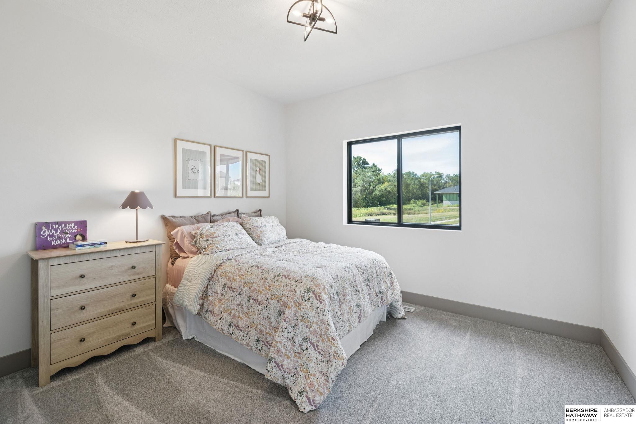 Omaha, Nebraska 68135, United States, 5 Bedrooms Bedrooms, ,3 BathroomsBathrooms,Residential,Active,208836