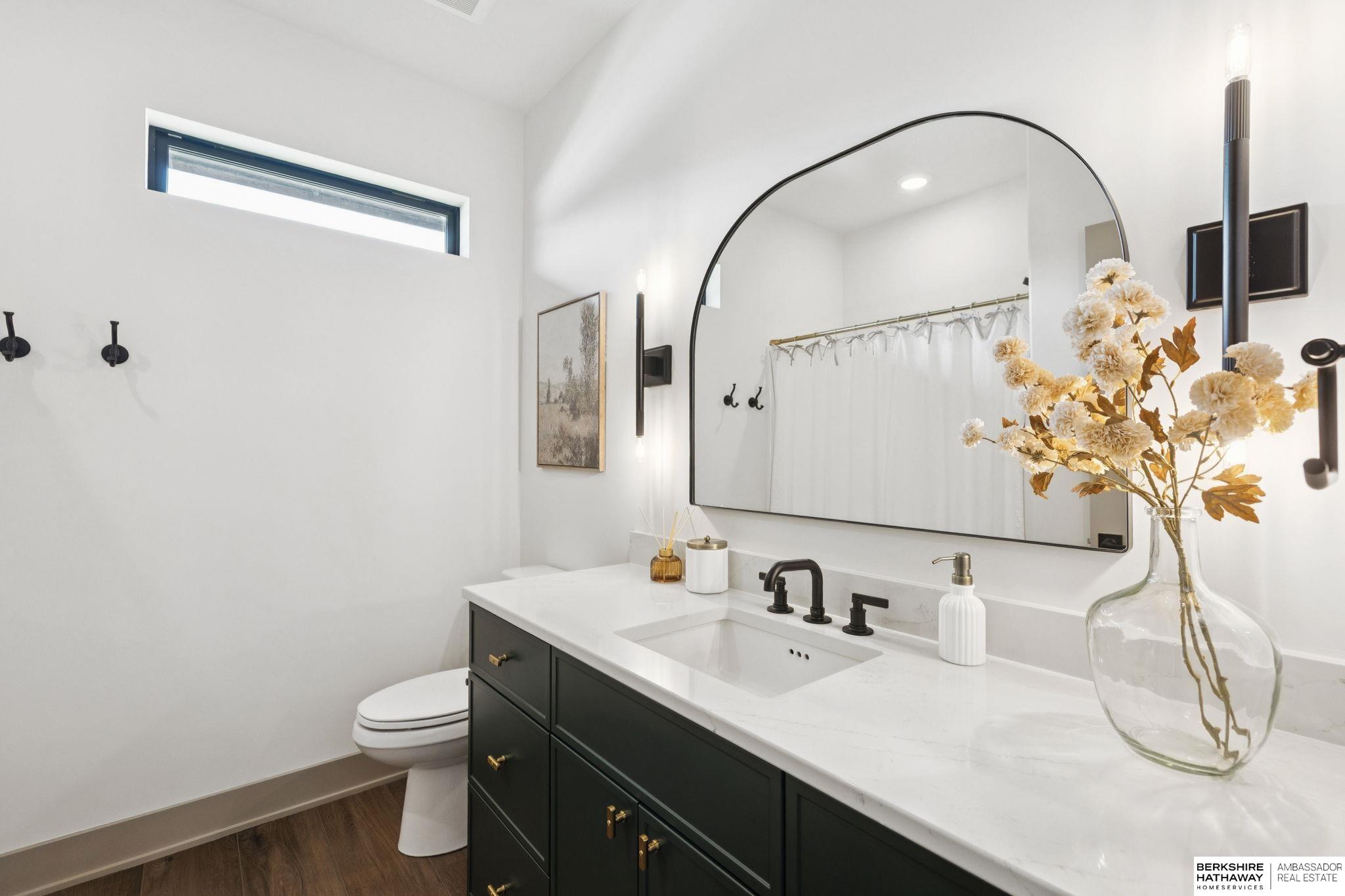 Omaha, Nebraska 68135, United States, 5 Bedrooms Bedrooms, ,3 BathroomsBathrooms,Residential,Active,208836